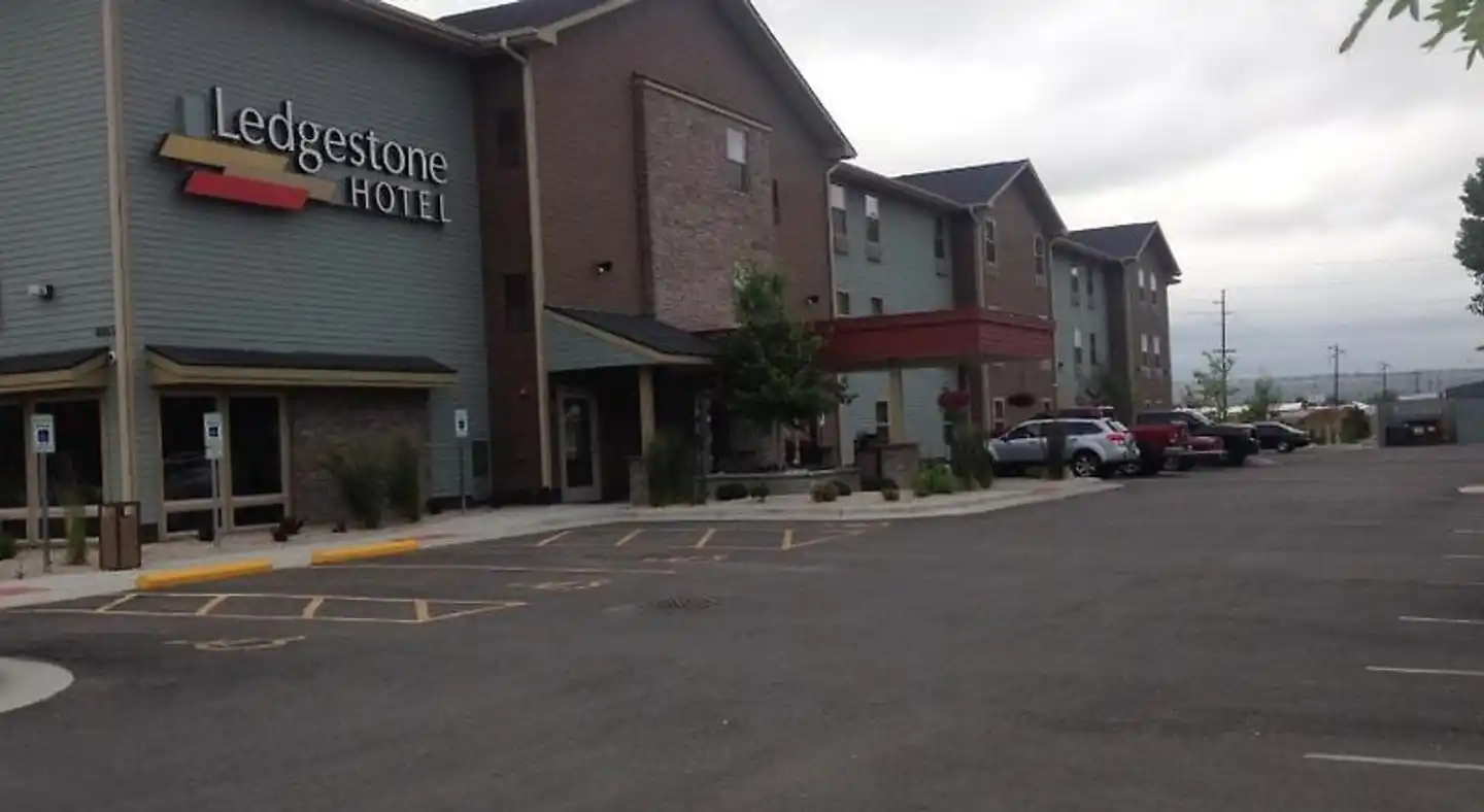 Ledgestone Hotel Billings Aussenansicht