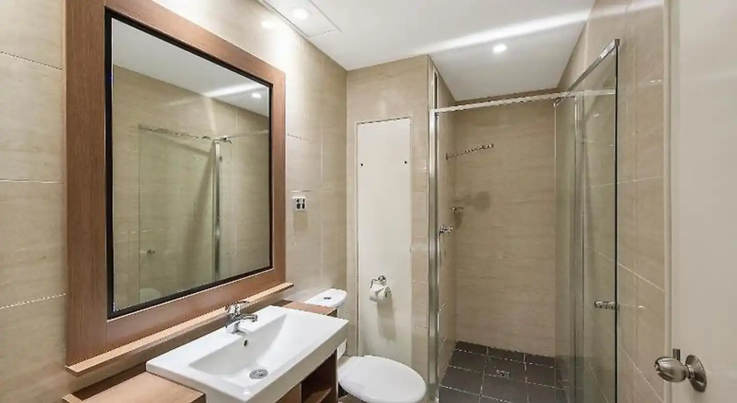 Quality Hotel Ambassador Perth Badezimmer