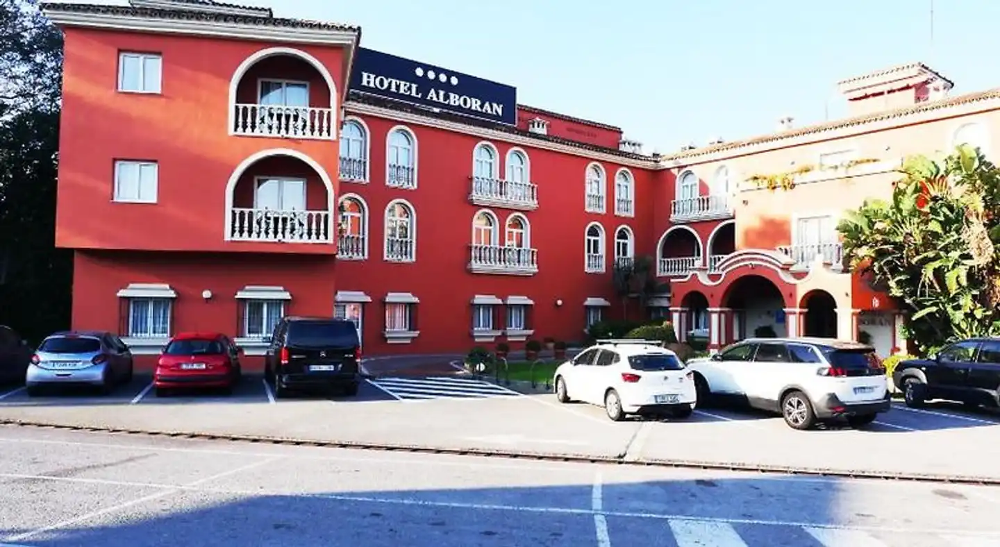 Alboran Algeciras Aussenansicht
