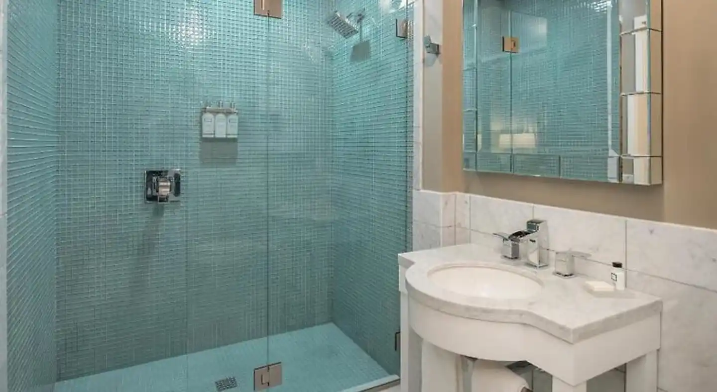 The Mark Spencer Hotel Badezimmer