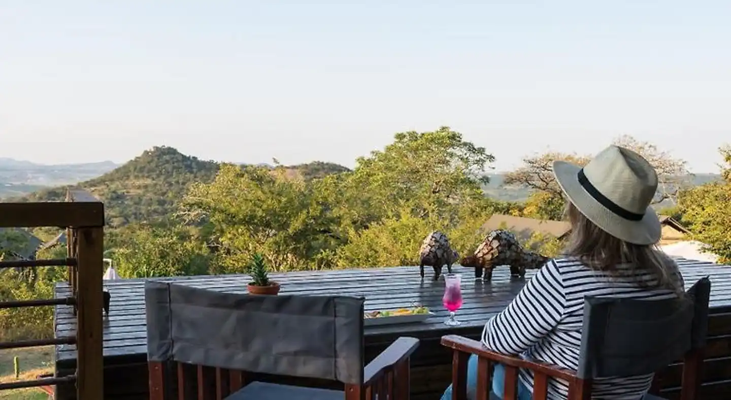 Ndhula Luxury Tented Lodge Terrasse