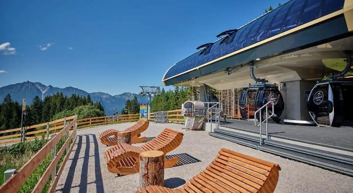 Olympiahaus-Skistadion Terrasse