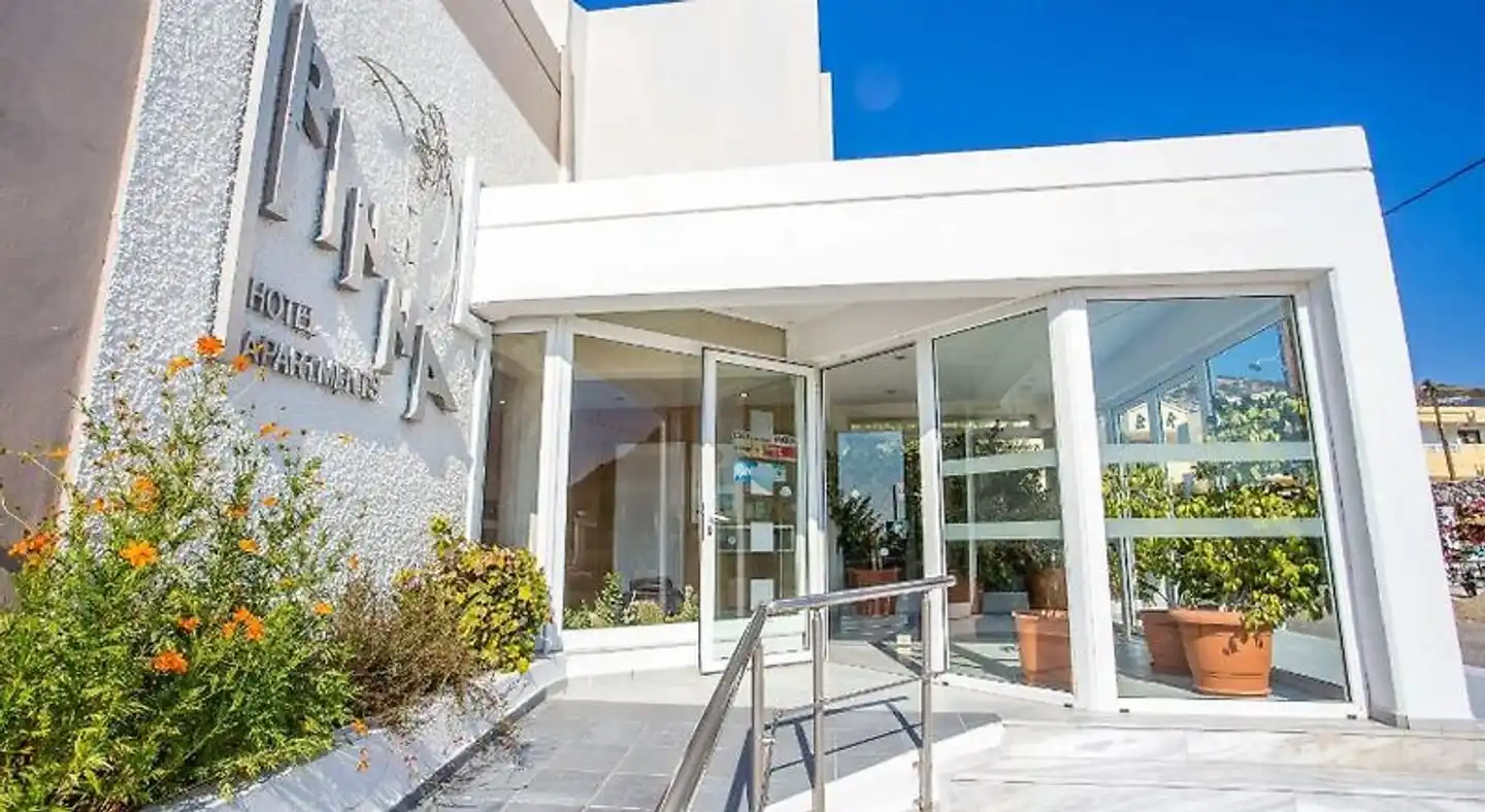 Irinna Hotel-Apartments Terrasse