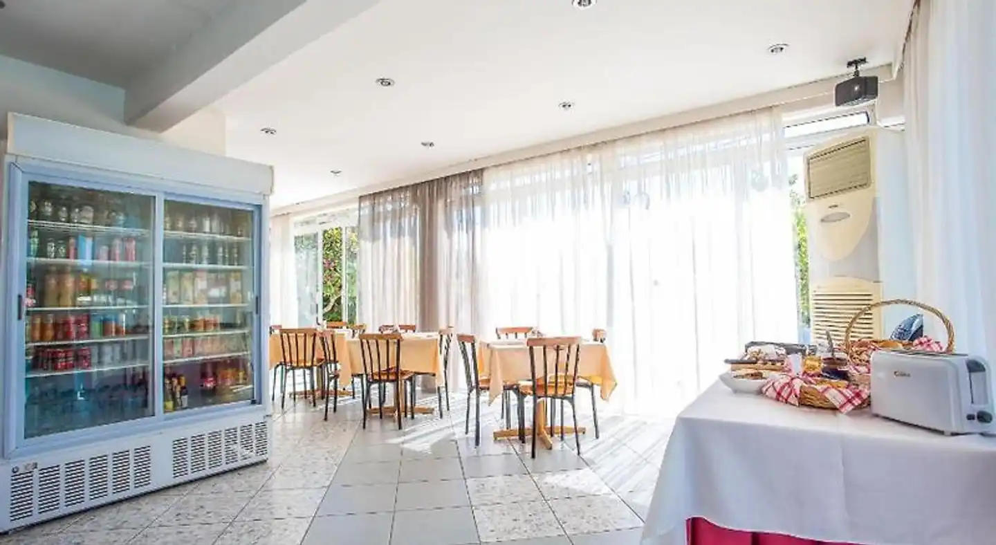 Irinna Hotel-Apartments Restaurant