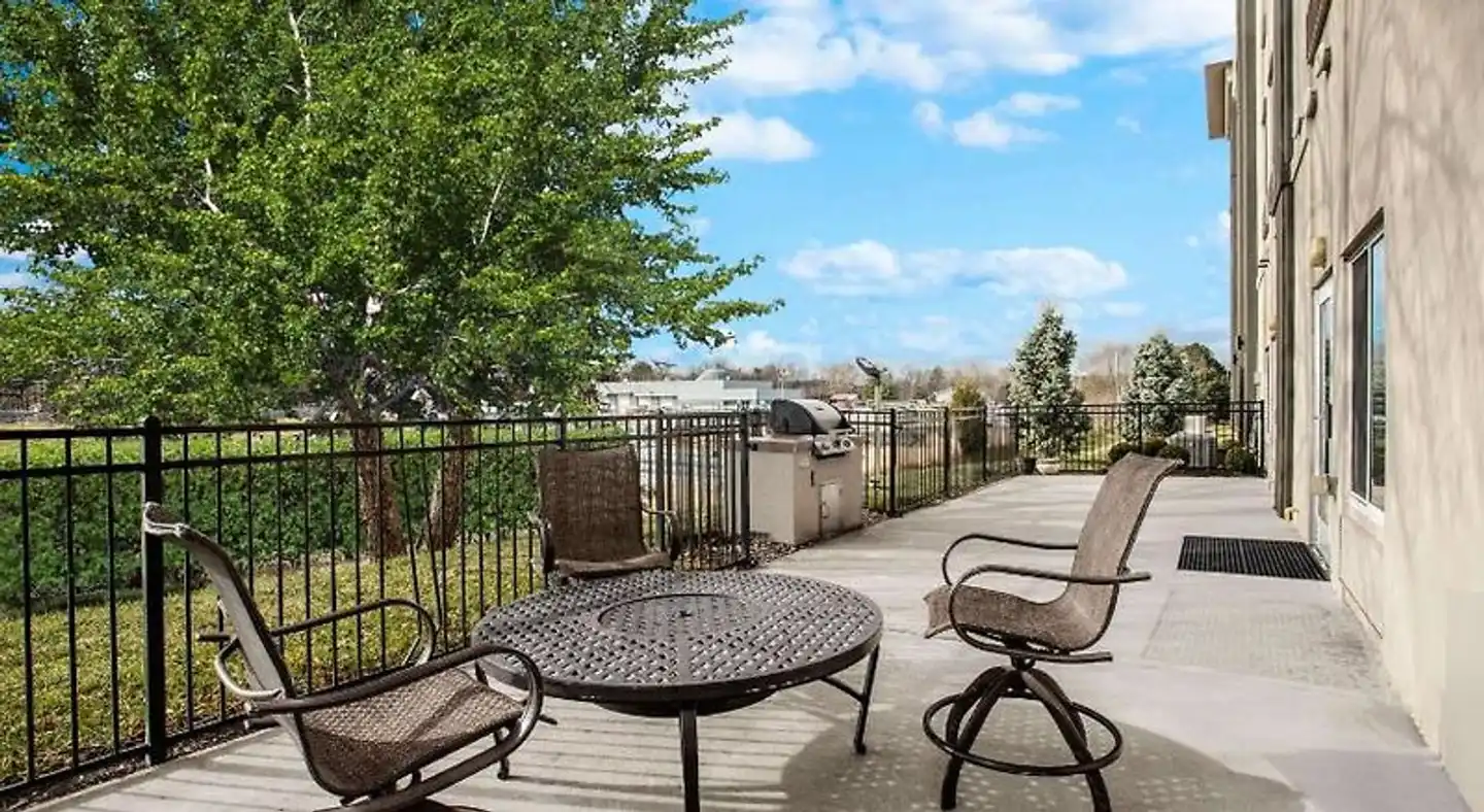 La Quinta Inn & Suites Columbus - Edinburgh Terrasse