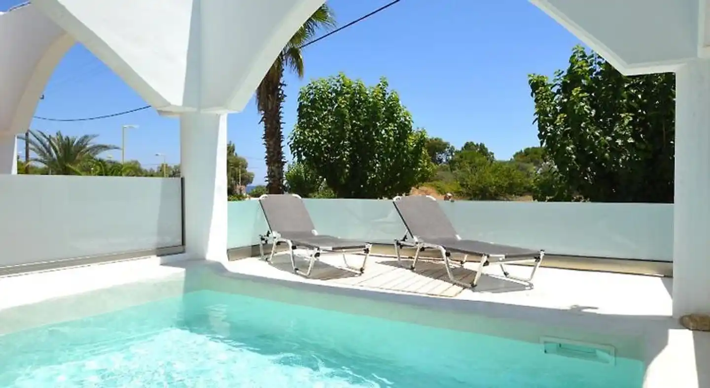 Kathara Bay Apartments Pool