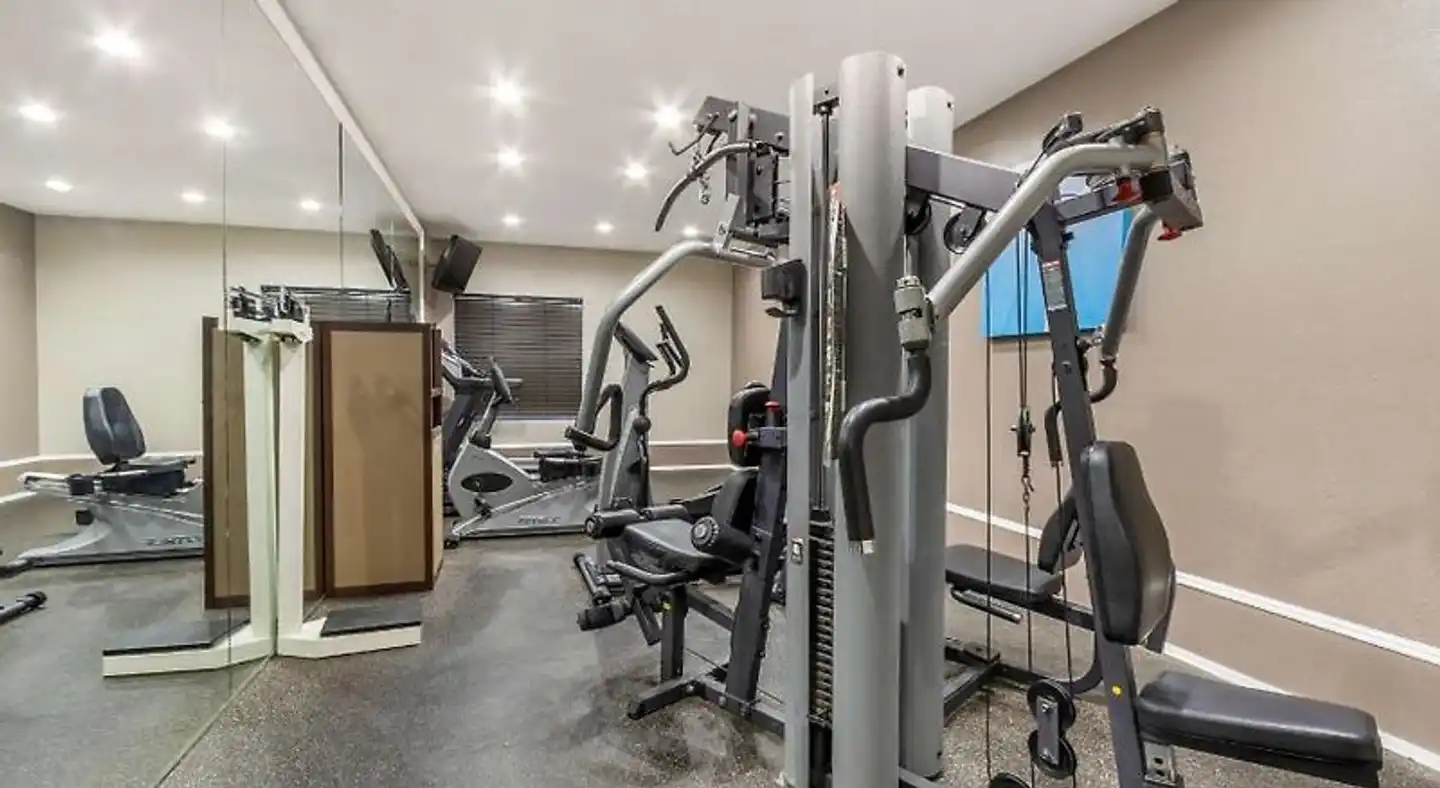 Best Western Plus Airport Inn & Suites - North Charleston Sport und Entertainment