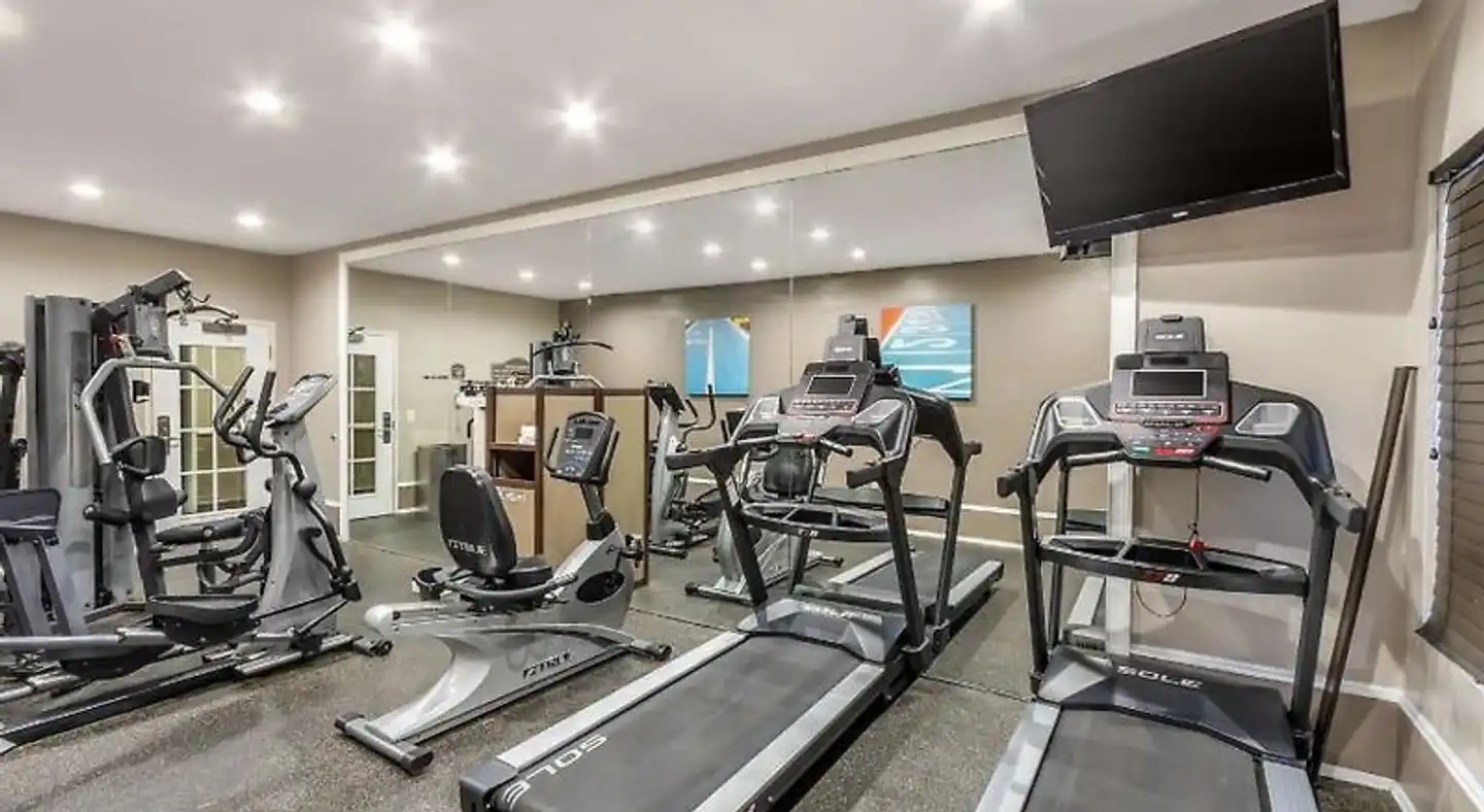 Best Western Plus Airport Inn & Suites - North Charleston Sport und Entertainment