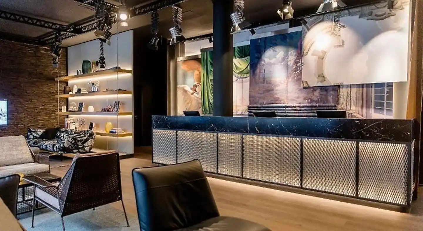 Motel One Stuttgart - Mitte Pool