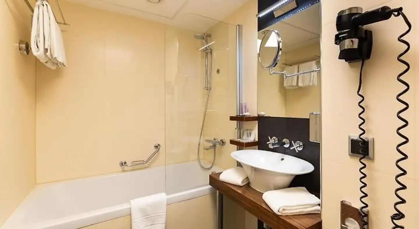 Avalon Hotel Badezimmer