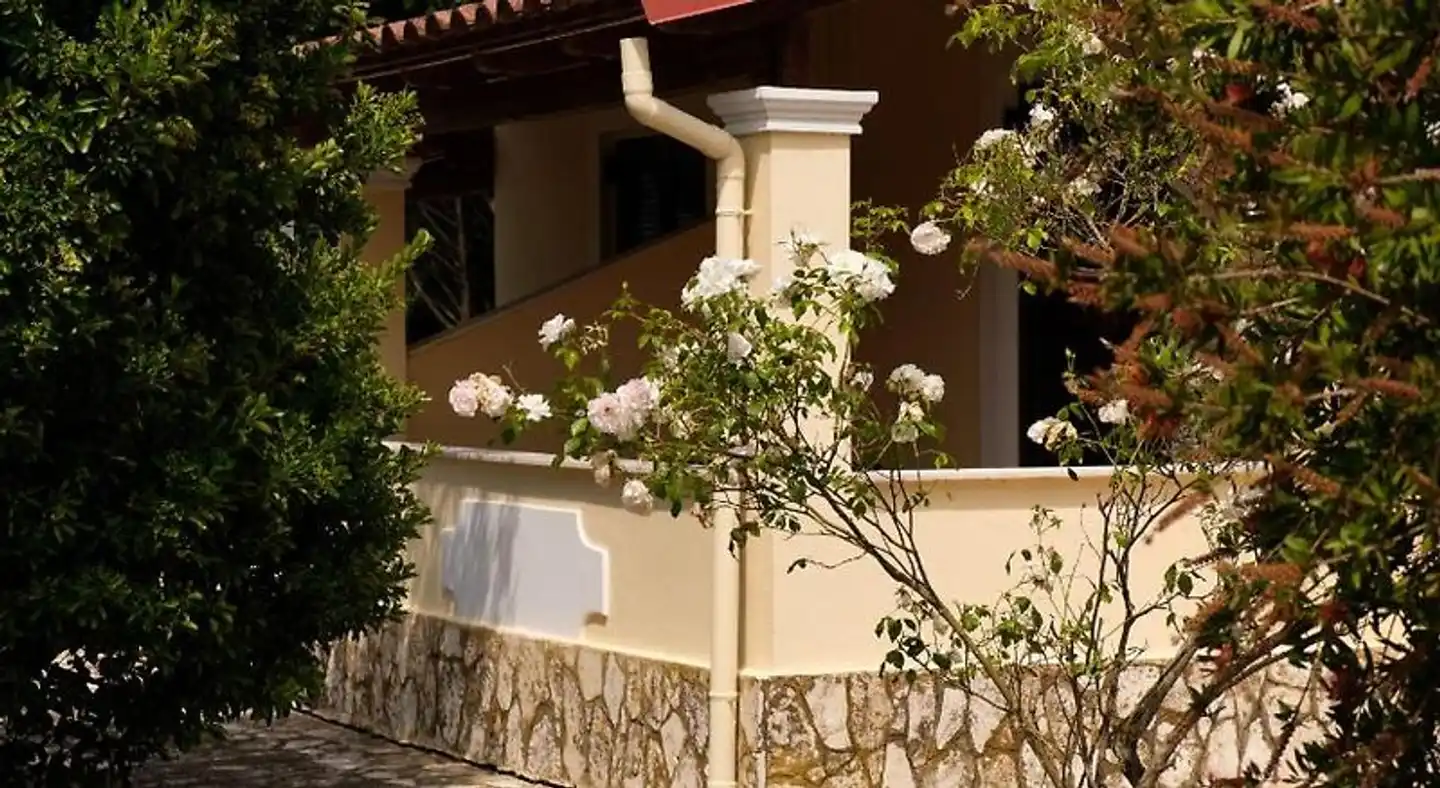Erifili Apartments Aussenansicht