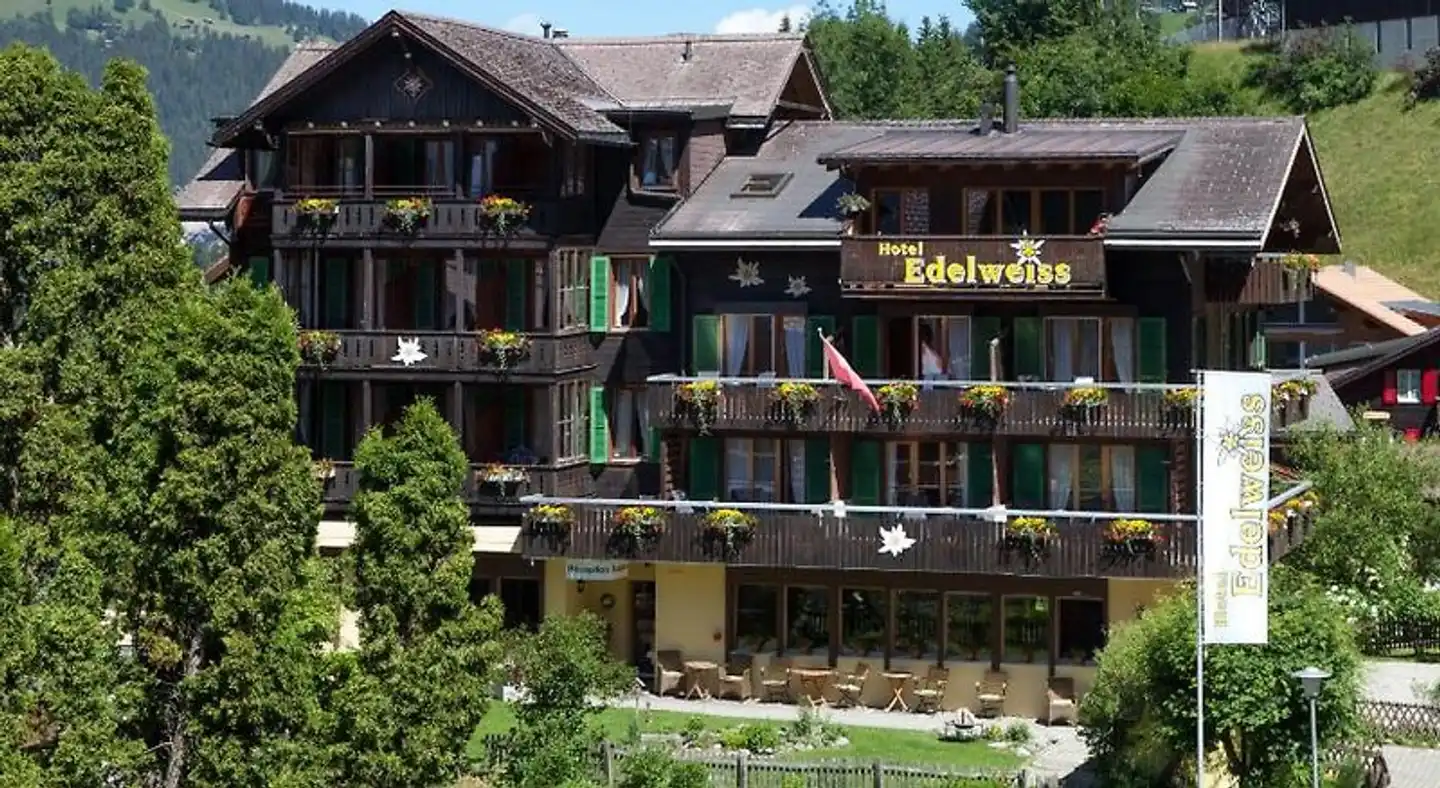 Hotel Edelweiss Aussenansicht