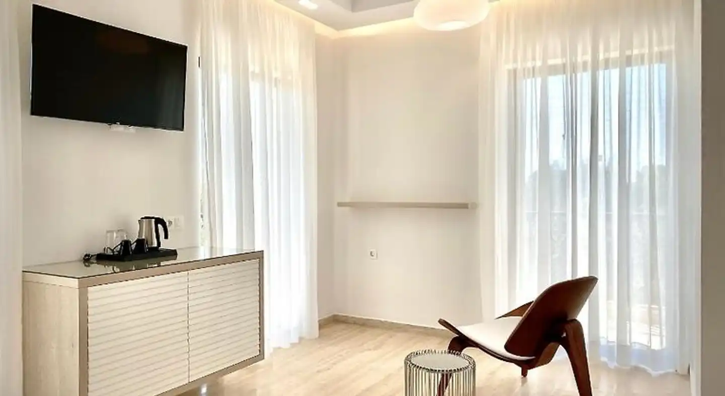 IONIAN SUITES by Bruskos Wellness