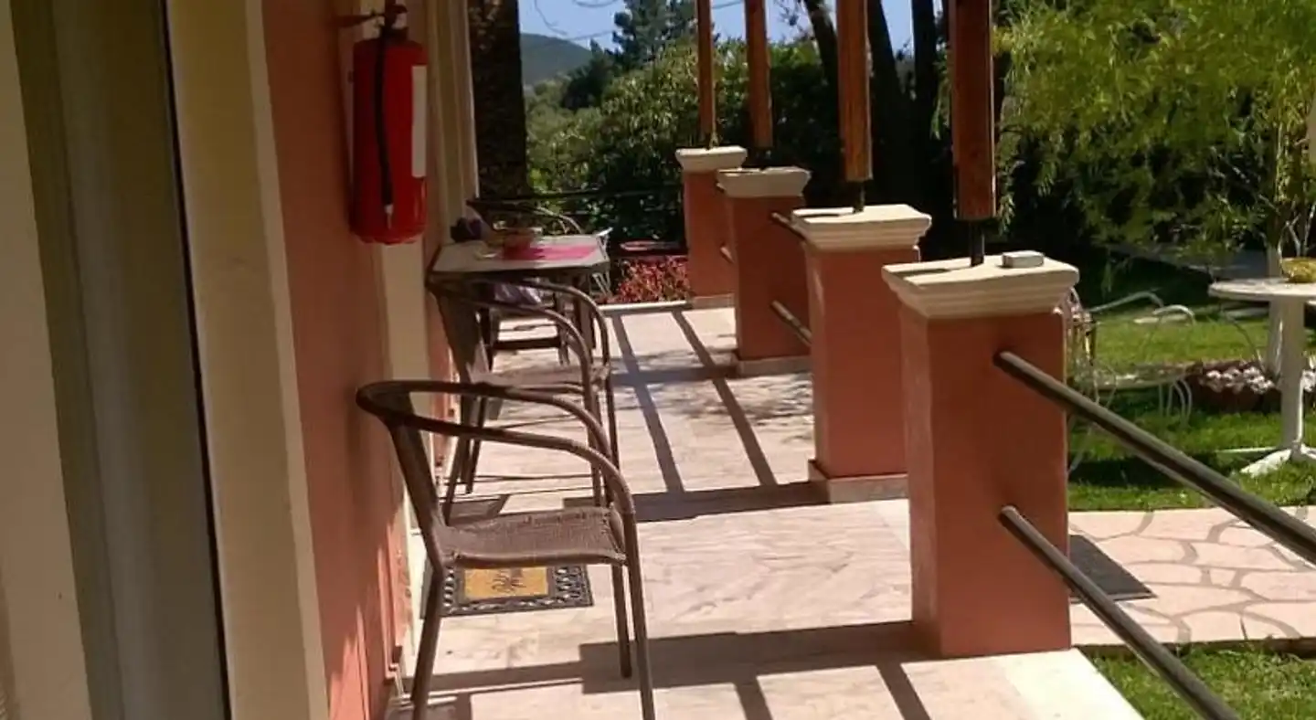Bozikis Apartments & Studios Terrasse