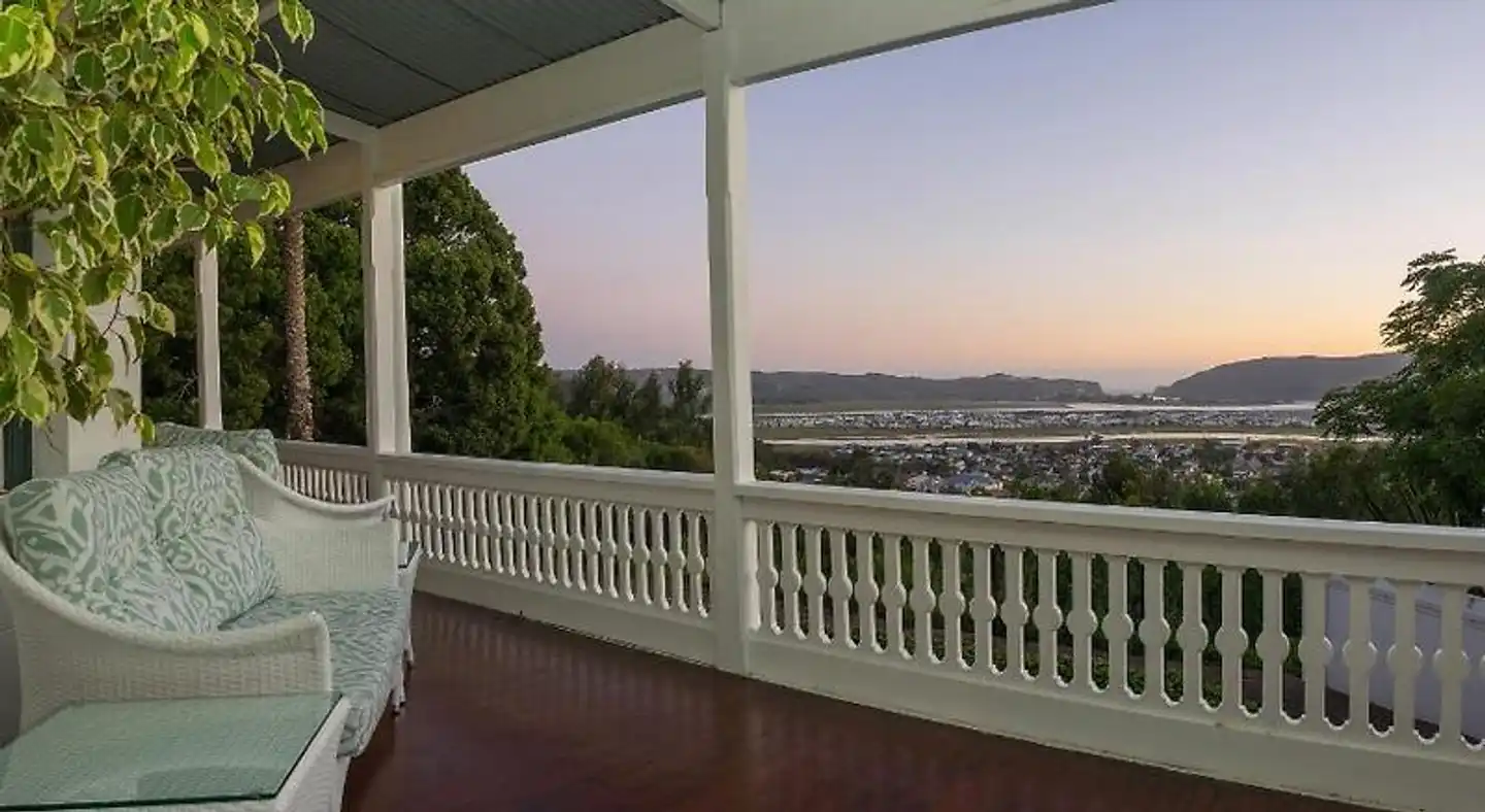 Falcons View Manor Terrasse