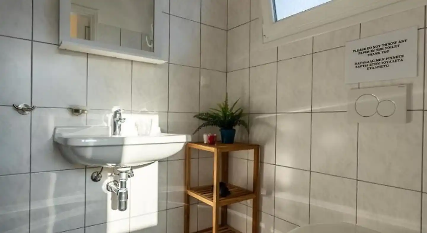 Botzoris Apartments Badezimmer
