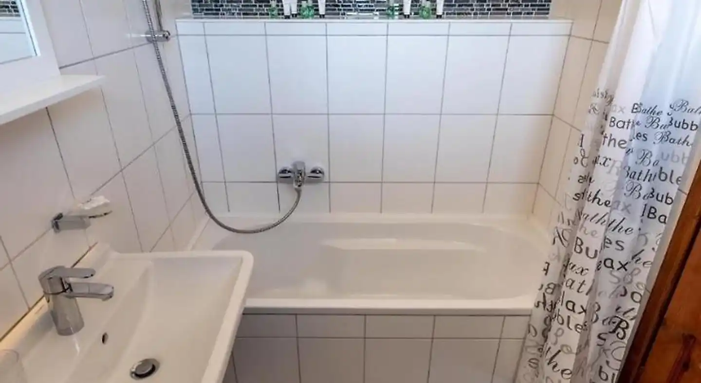 Botzoris Apartments Badezimmer