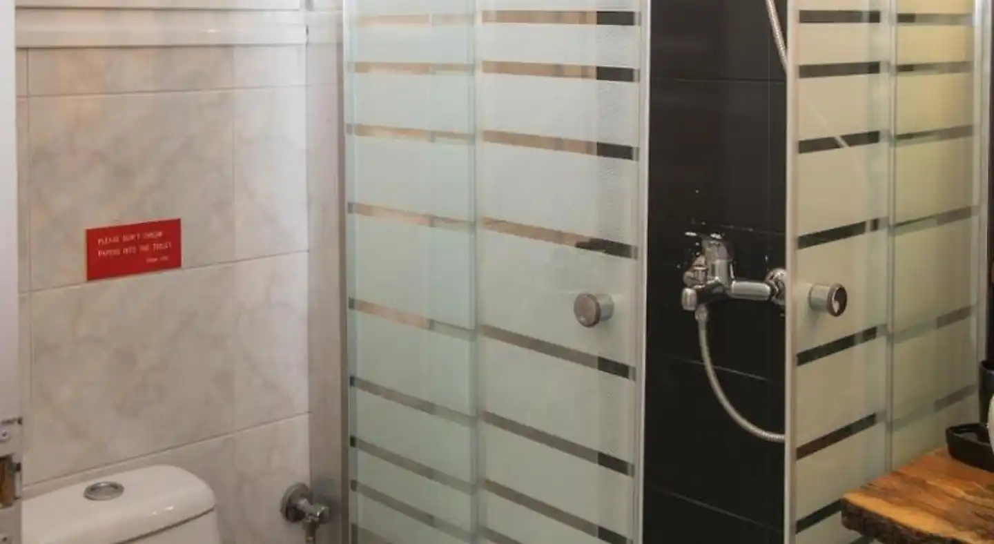 Kadith Apartments Badezimmer