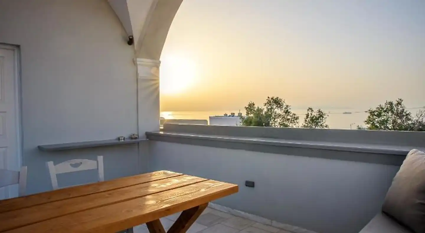 Central Hostel Oia Terrasse