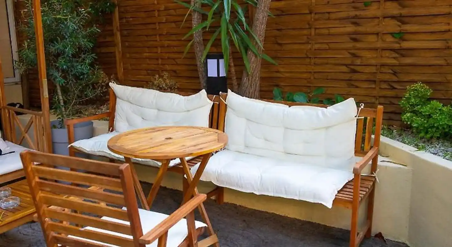 Auberge de Jeunesse HI Nice - Les Camélias Terrasse