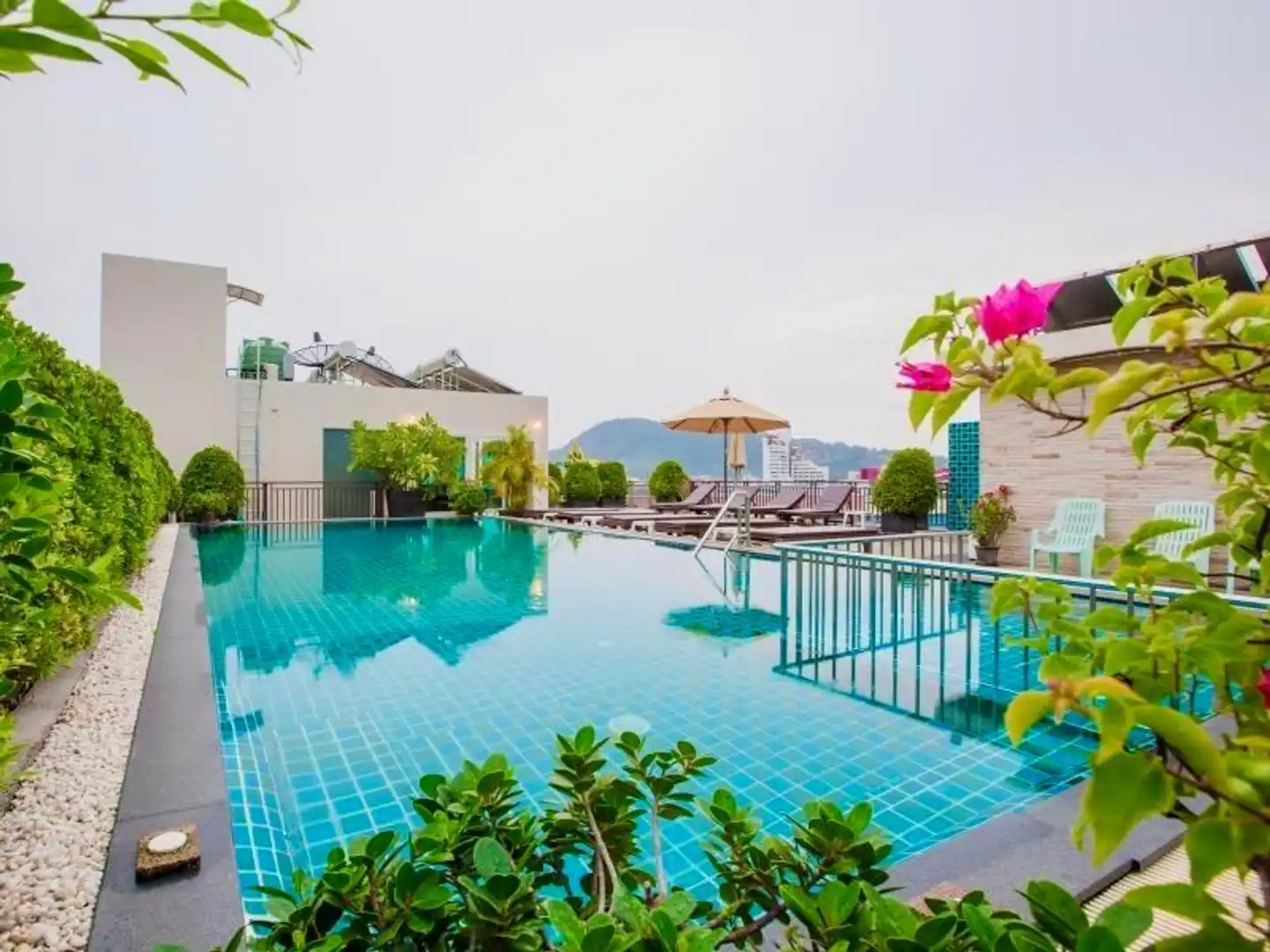 77 Patong Hotel & Spa Pool