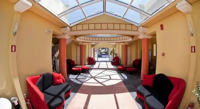 Cristina Maris Lobby