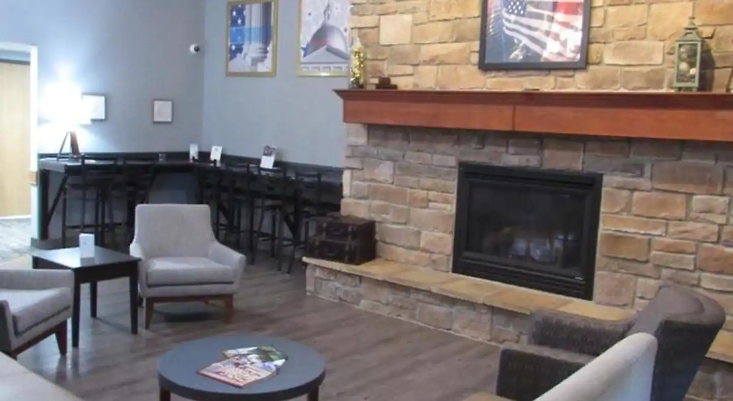 AmericInn by Wyndham Lincoln South Lobby