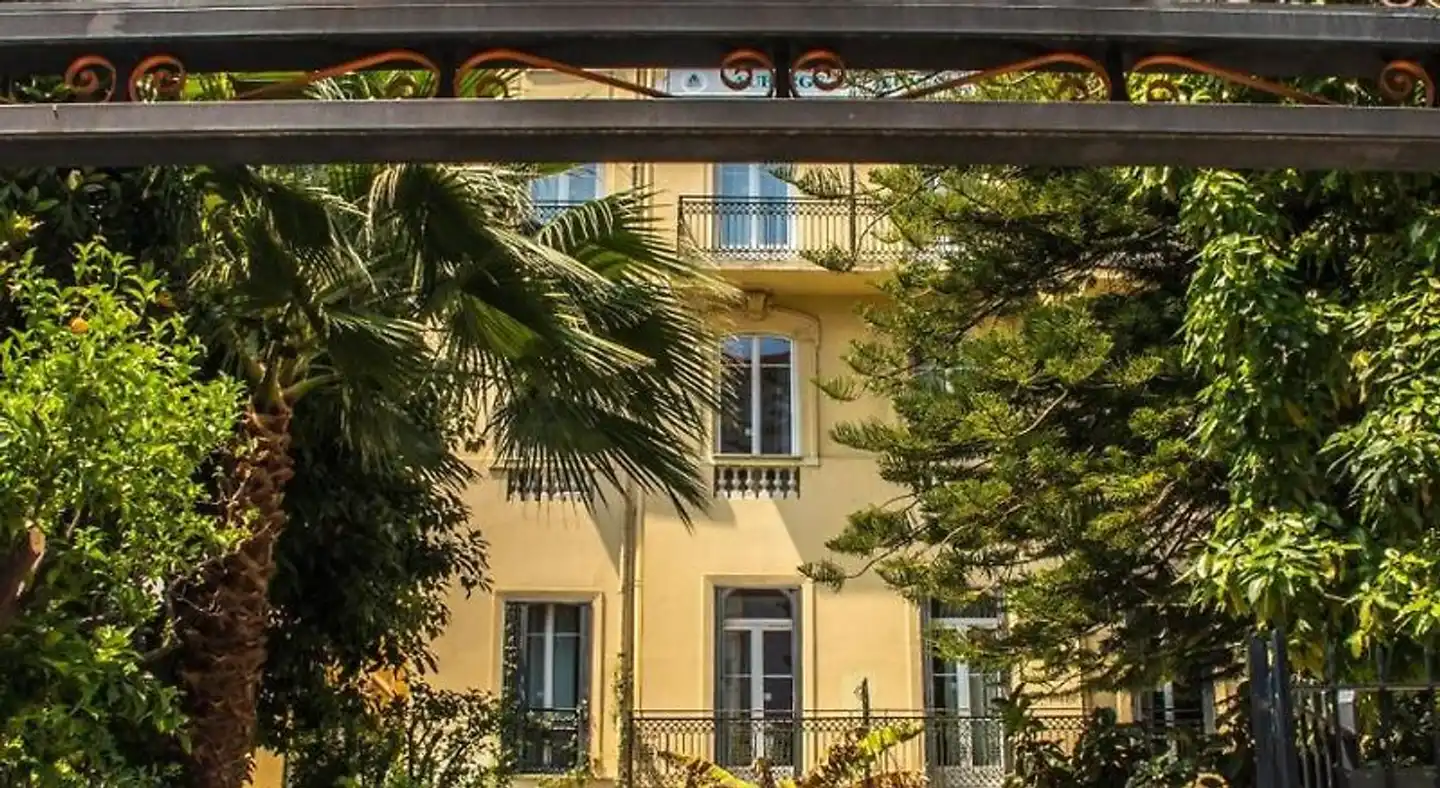 Auberge de Jeunesse HI Nice - Les Camélias Aussenansicht