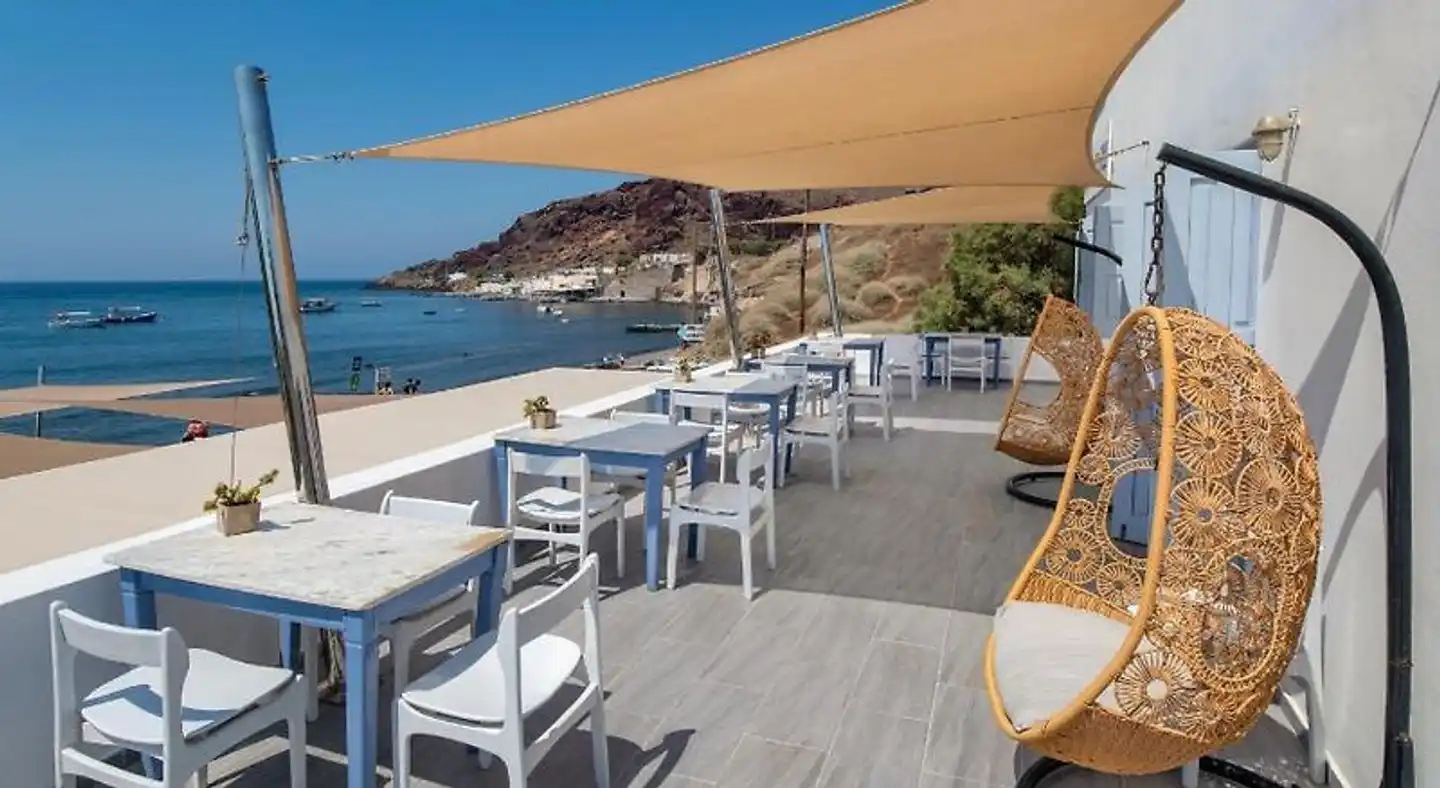 Akrotiri Hotel Terrasse