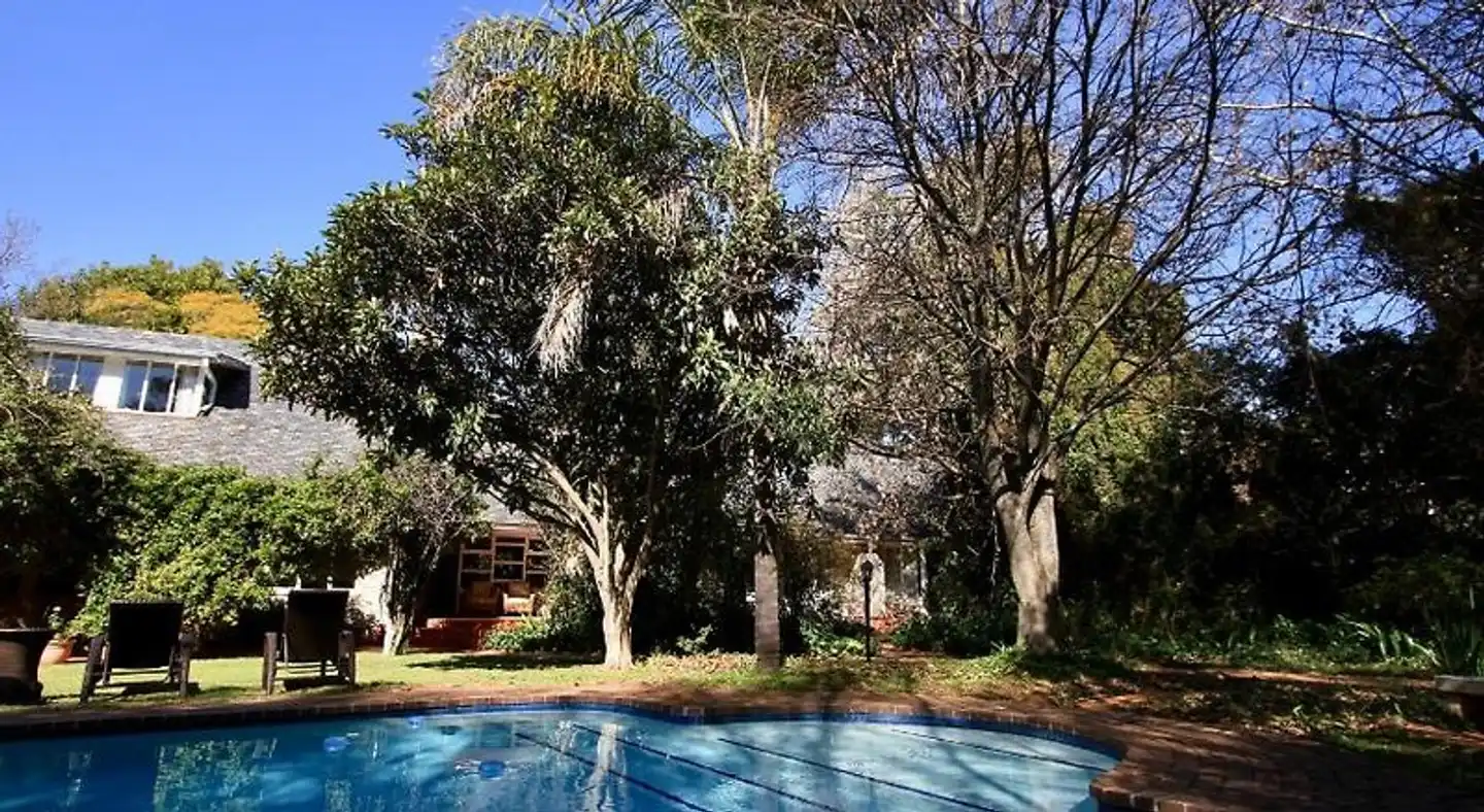 Melrose Place Guest Lodge Pool