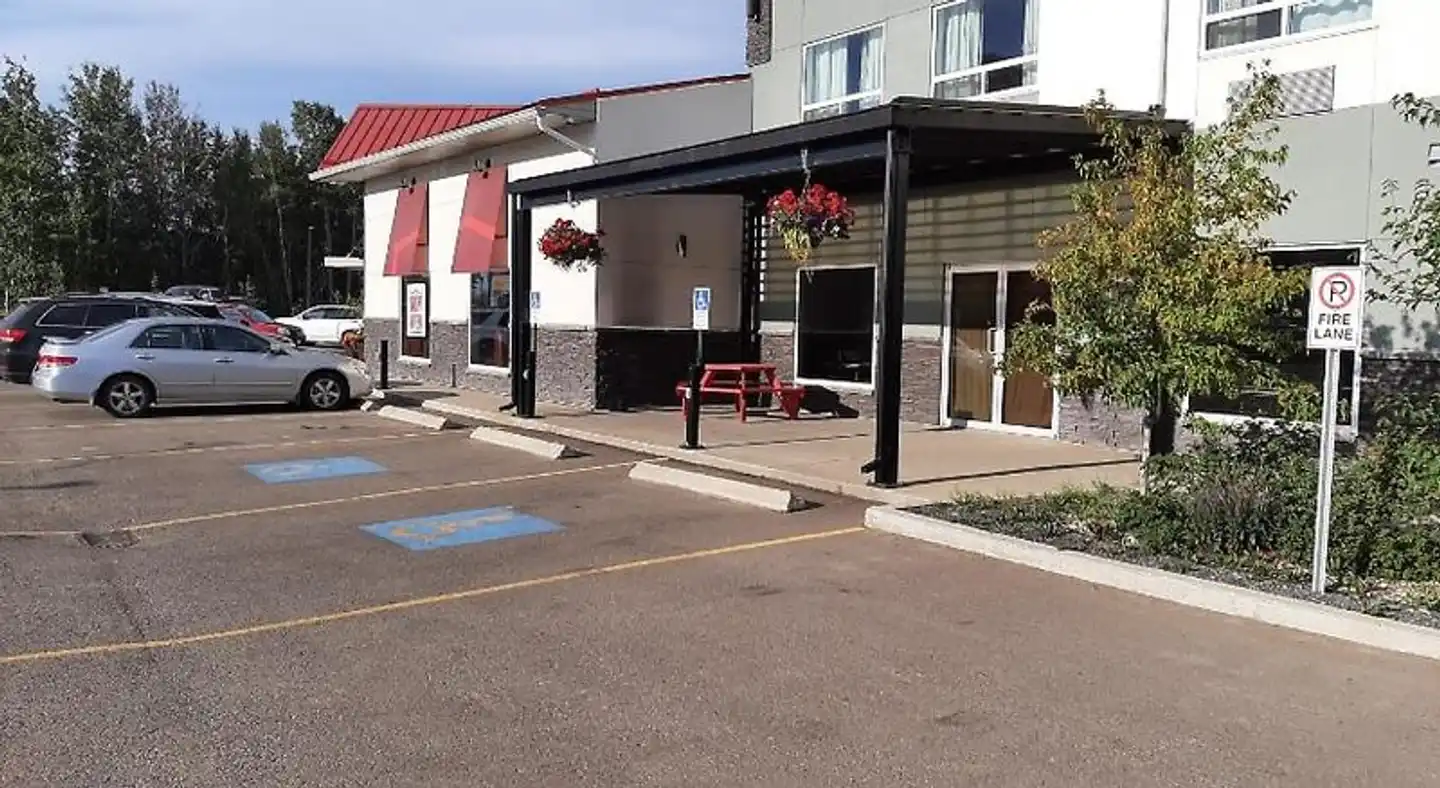 Best Western Plus Chateau Fort St. John Aussenansicht