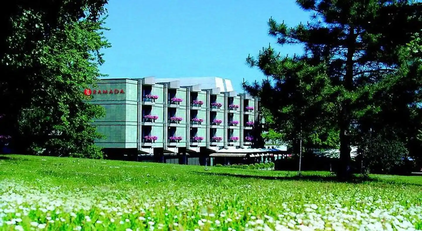 Ramada Nürnberg Parkhotel Aussenansicht