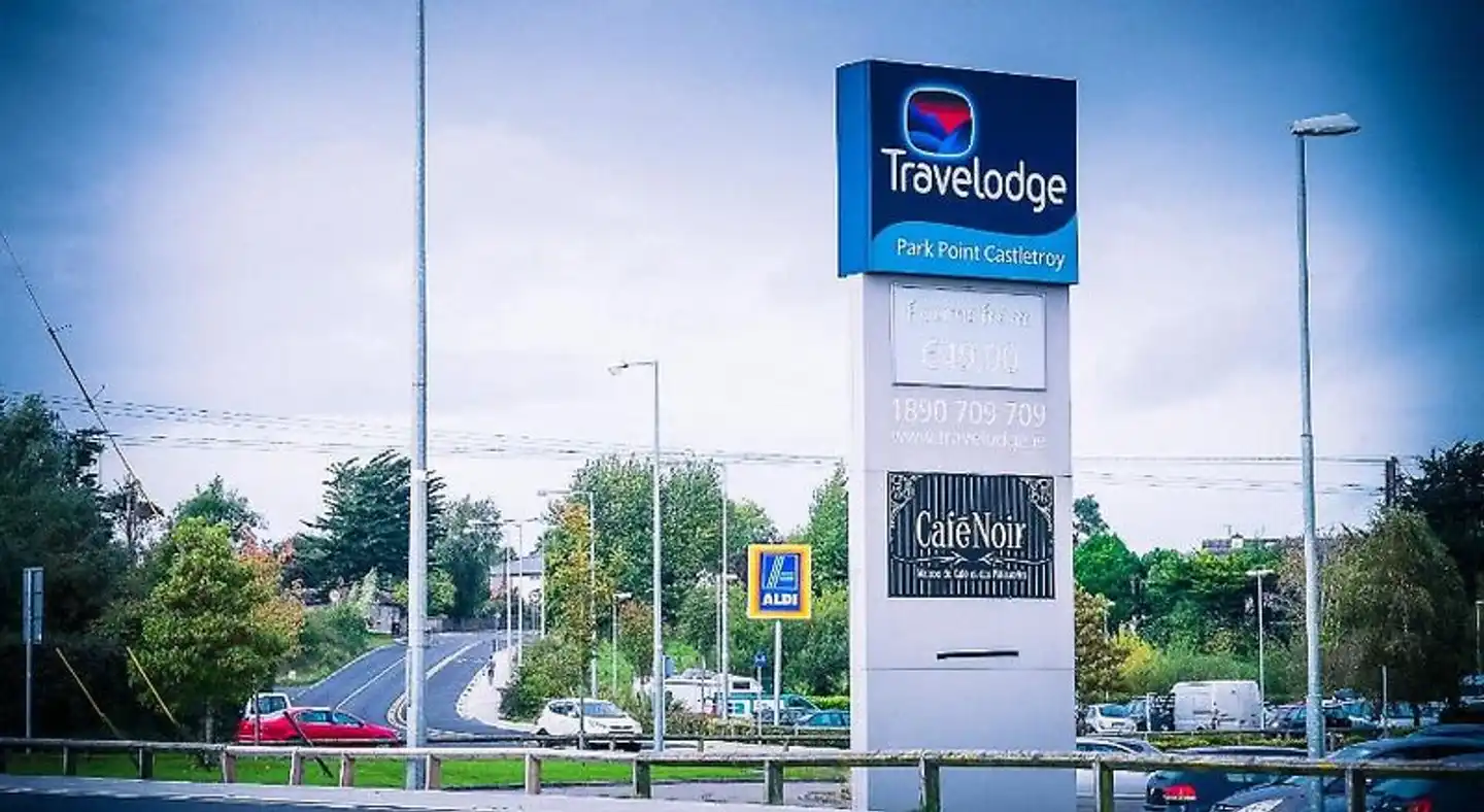 Travelodge Limerick Castletroy Aussenansicht