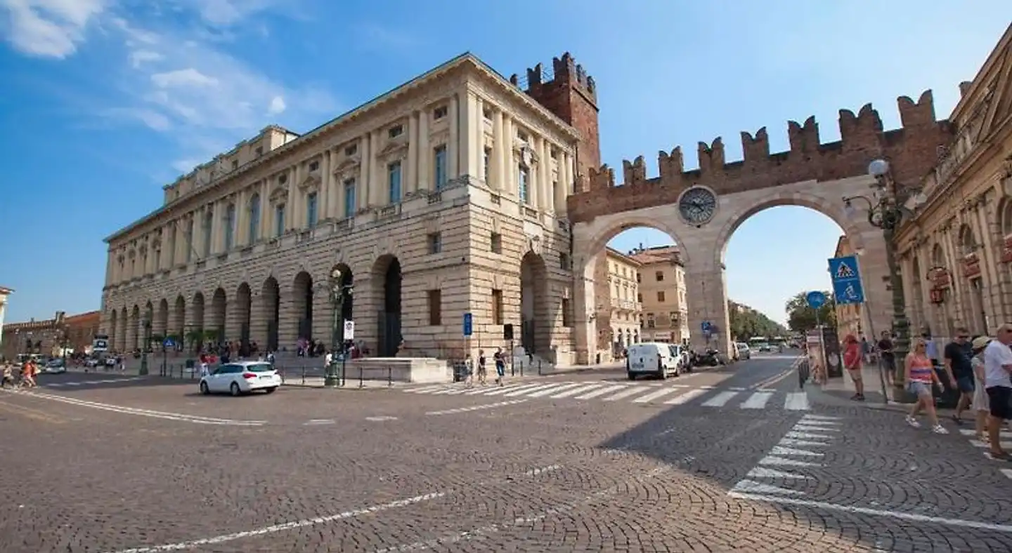 Oriana Suites Verona Aussenansicht