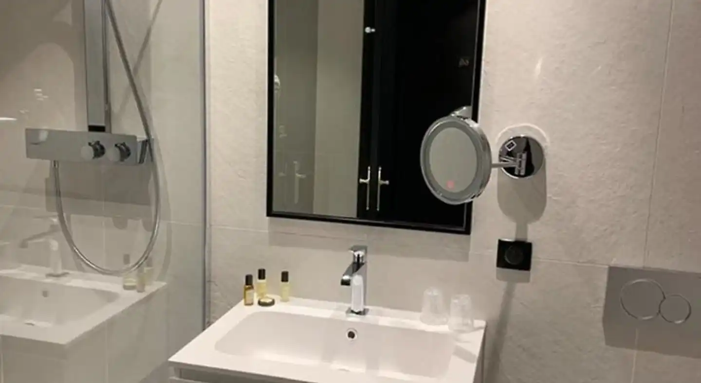 Le Roosevelt Badezimmer