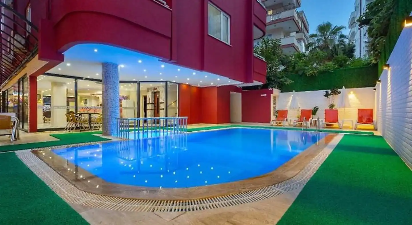 Twin Apart Hotel Pool