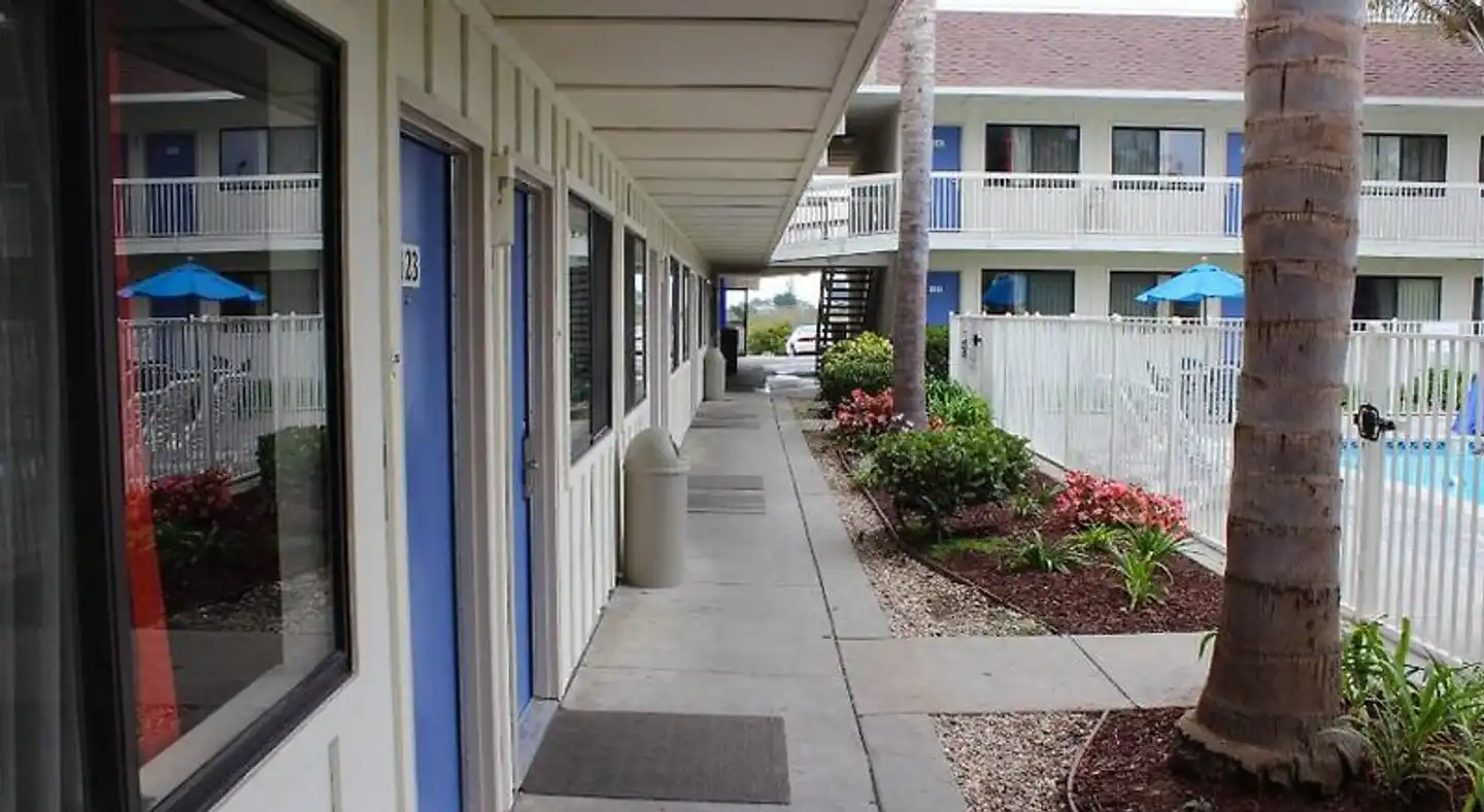 Hotel Motel 6 Pismo Beach, CA Terrasse