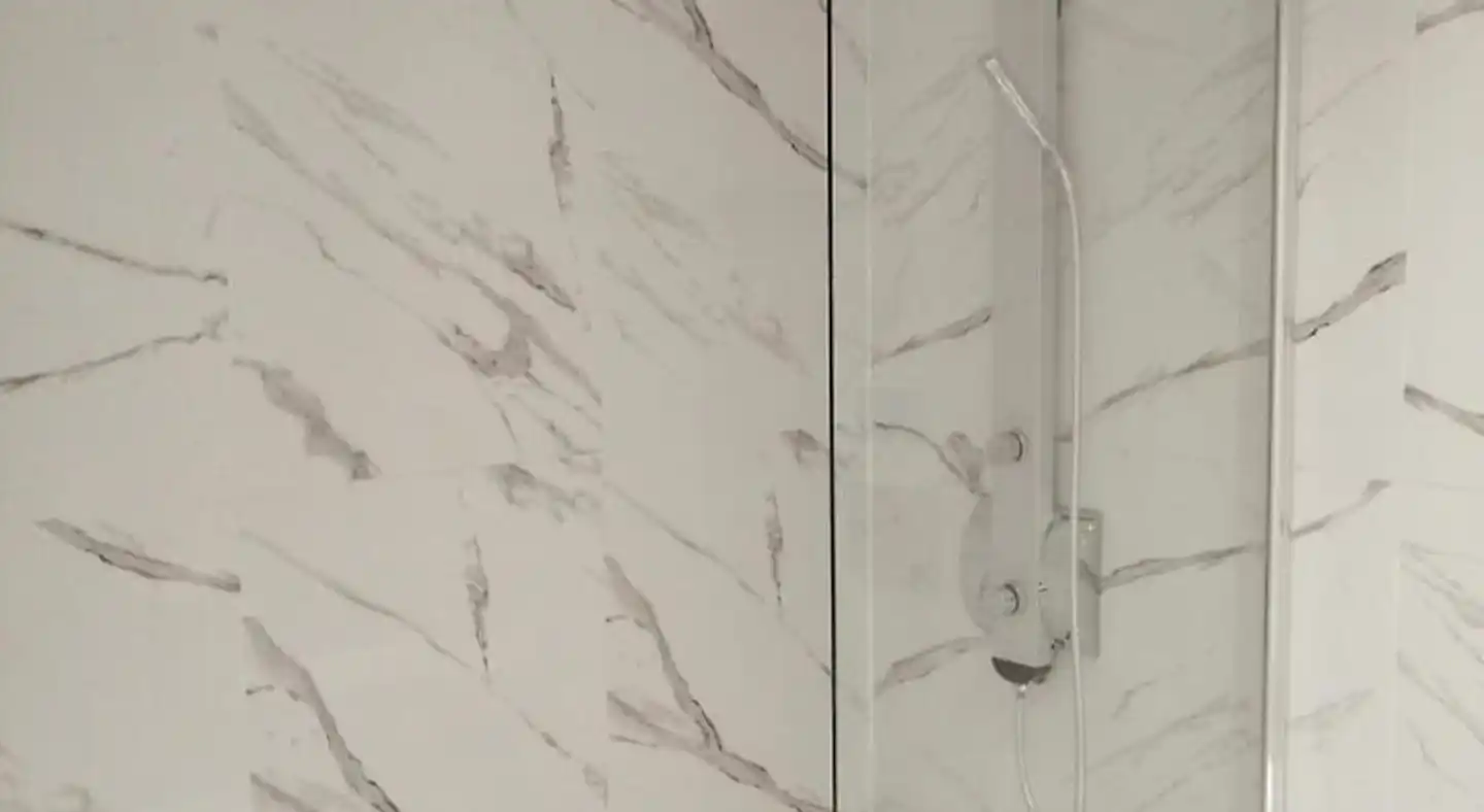 24K Athena Suites Badezimmer
