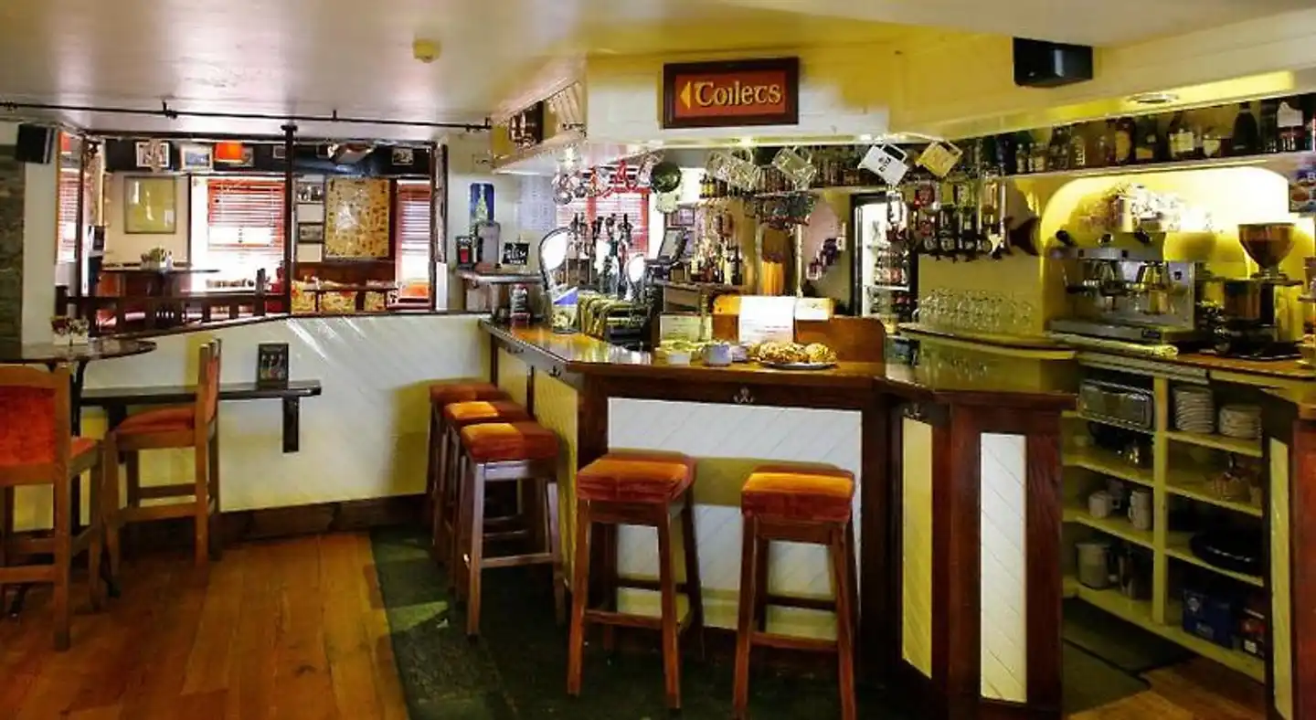 Casey's of Baltimore Bar