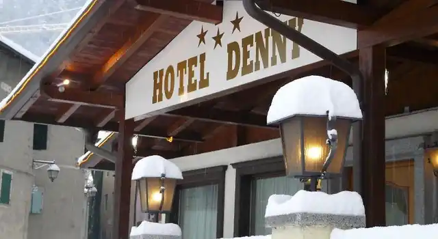 Hotel Denny Aussenansicht