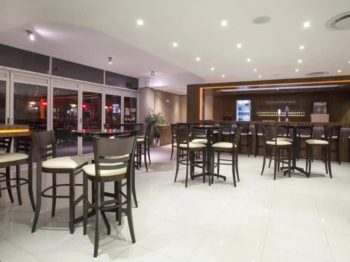 Circa Luxury Apartment Hotel Restaurant