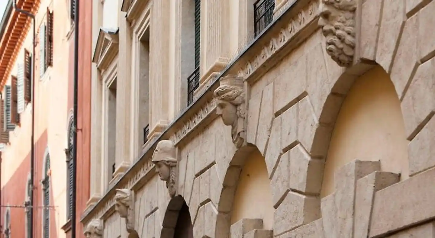 Oriana Suites Verona Aussenansicht