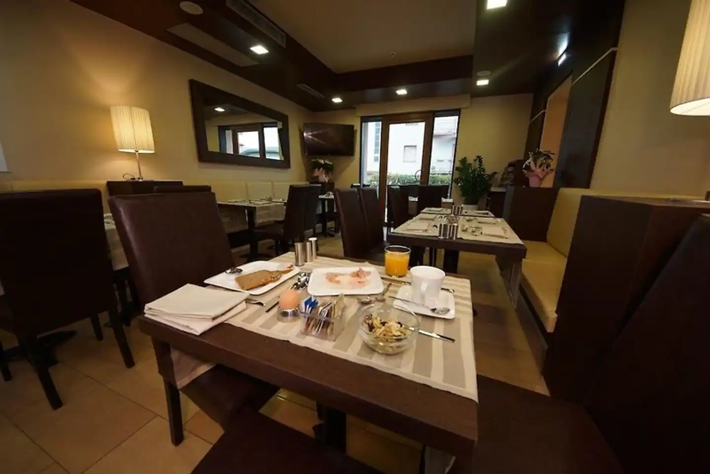 Hotel Clarin 14 by Dori Restaurant
