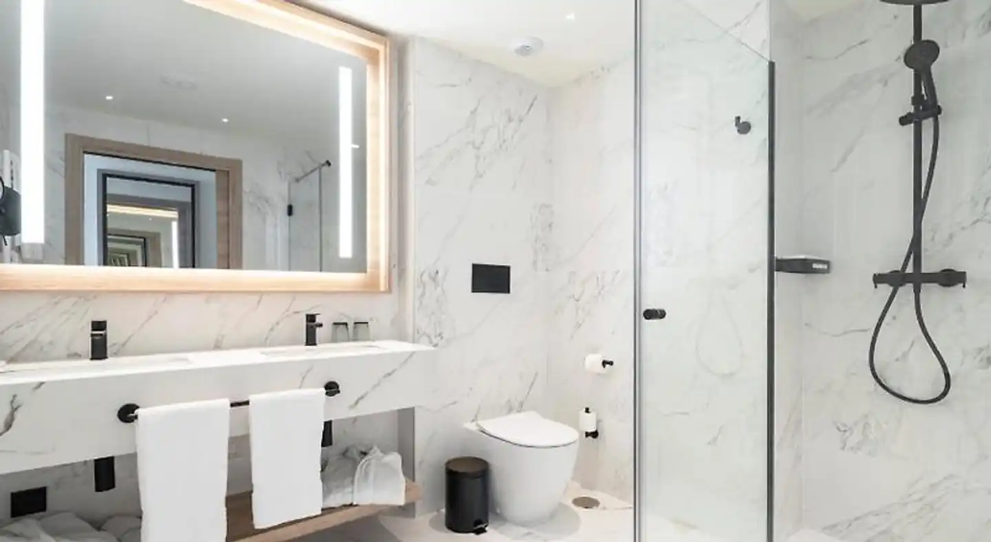 Hotel Attica21 Vigo Business&Wellness Badezimmer
