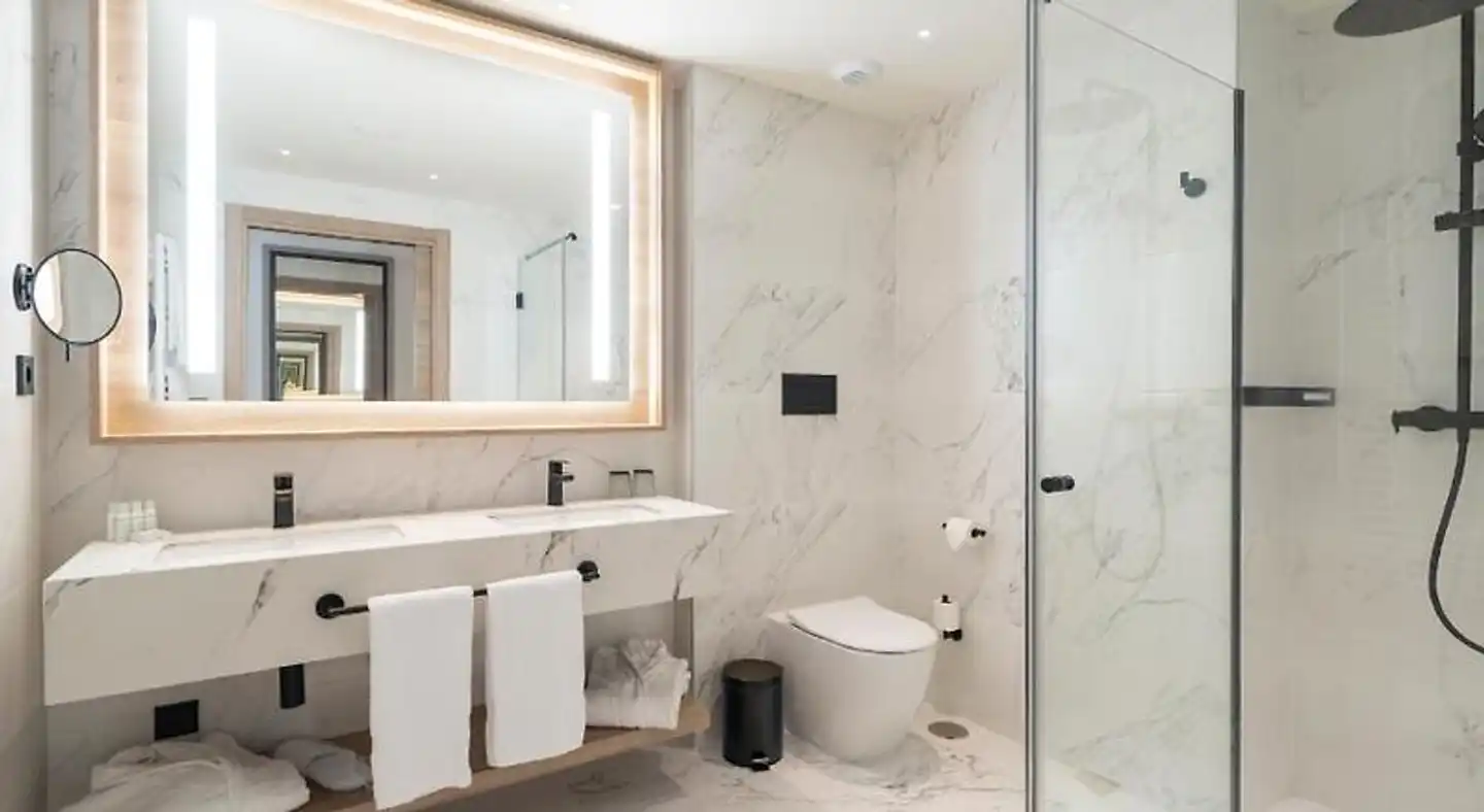 Hotel Attica21 Vigo Business&Wellness Badezimmer