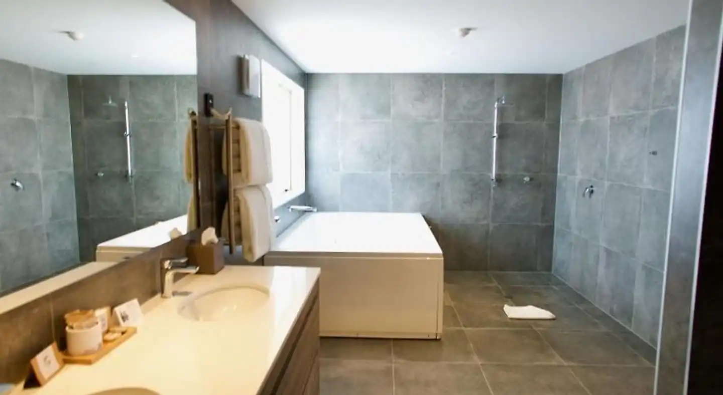 Regal Palms 5 Star City Resort Badezimmer