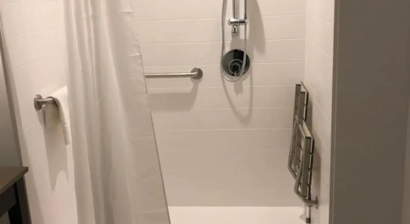 Country Inn & Suites by Radisson, Flagstaff Downtown, AZ Badezimmer