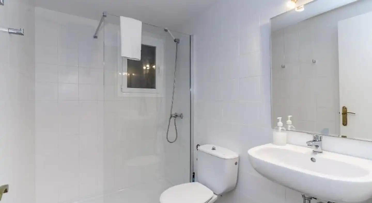 Ses Anneres Badezimmer