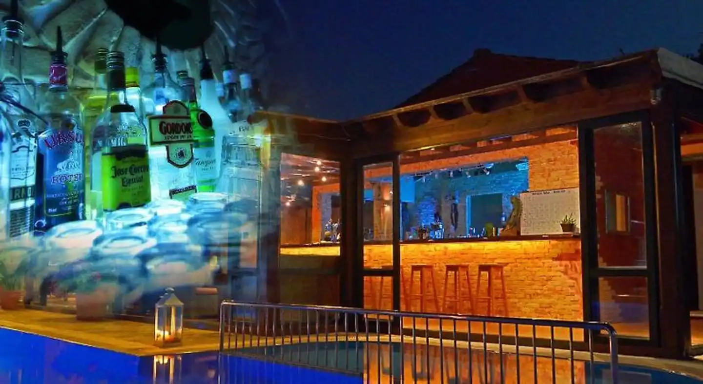 Othonas Apartments Bar