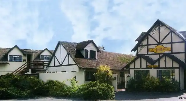 Tudor Lodge Guest House Aussenansicht